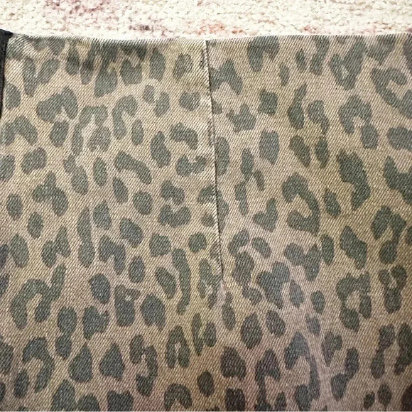 Pistola• Cheetah print raw hem mini skirt size medium - Picture 8 of 10